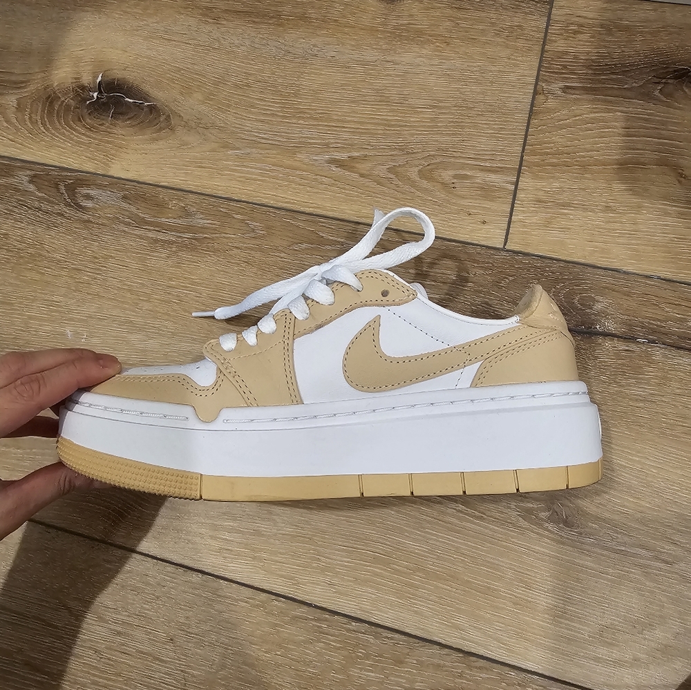 Nike Air Jordan 1 Elevate